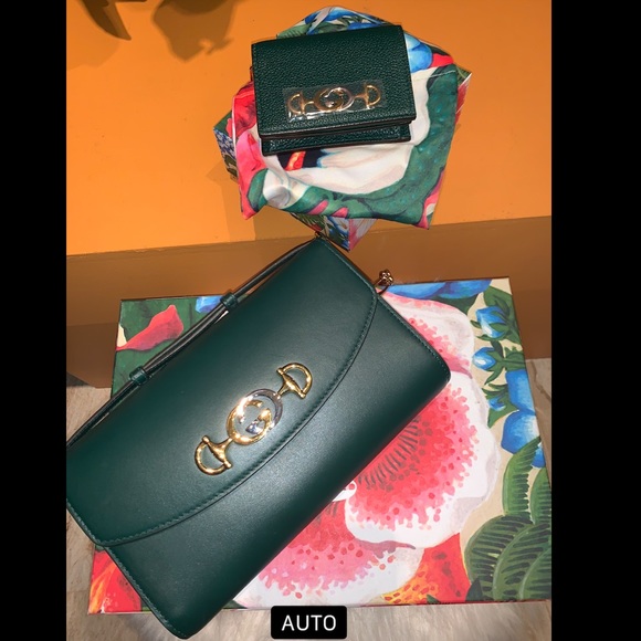 Dark Green grainy leather Zumi wallet with chain - Picture 3 of 13